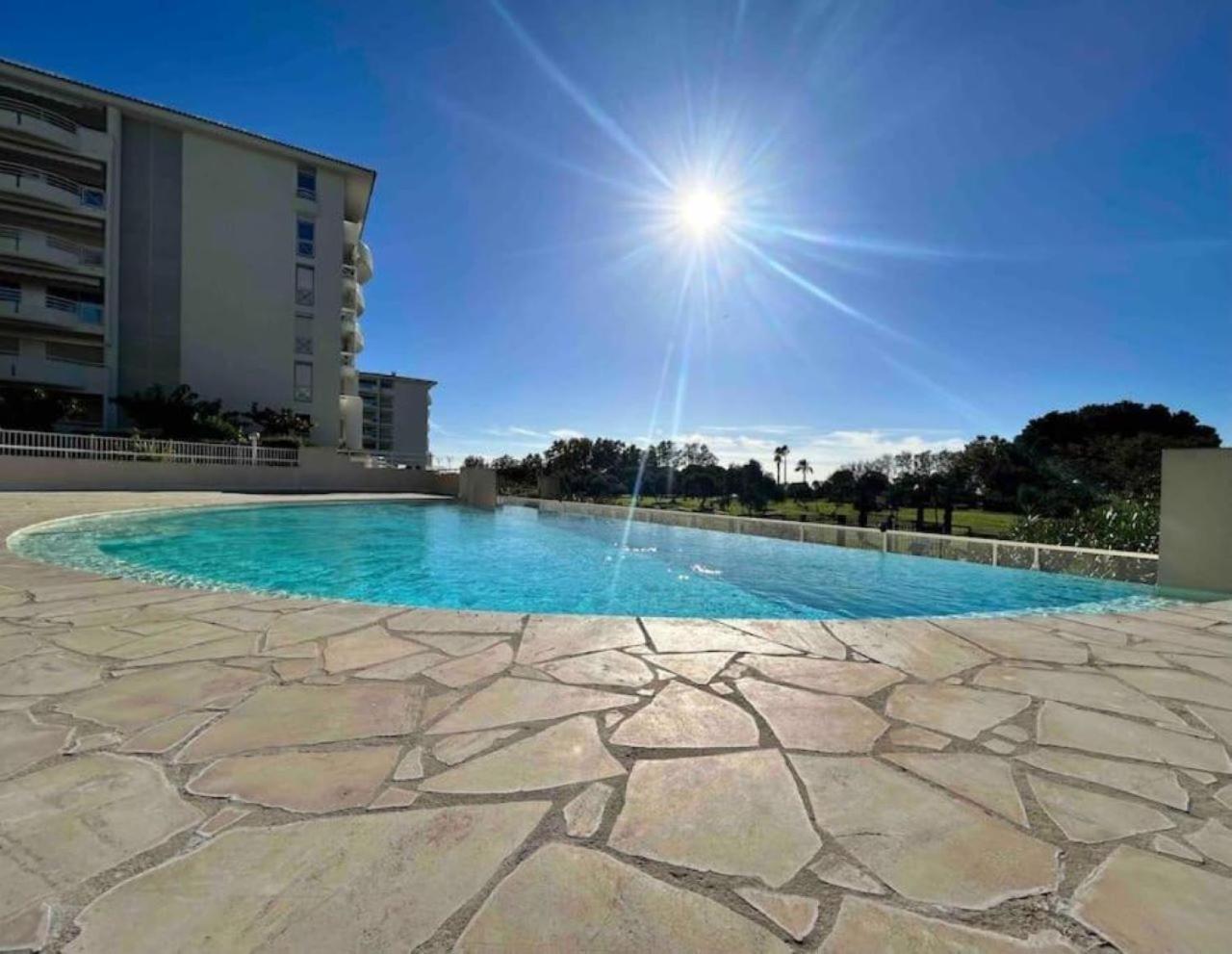 Il Gioiello : Apt 2 Pers, Clim, Piscine, Parking Antibes Eksteriør bilde